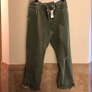 Distressed boyfriend jeans